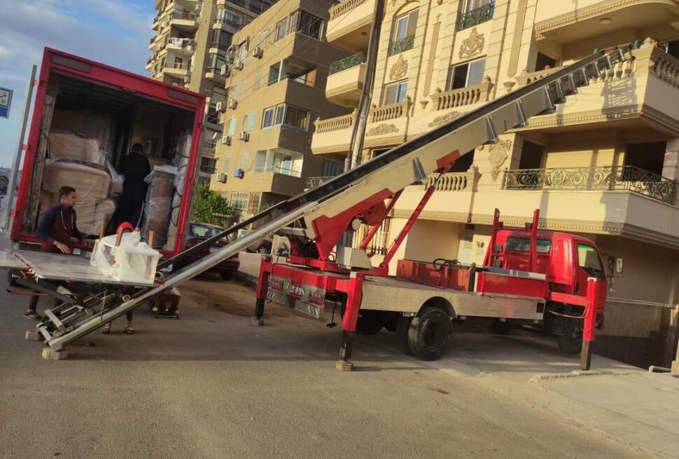 عربية نقل أثاث مجهزة في التجمع الخامس لنقل الأثاث المنزلي والمكتبي