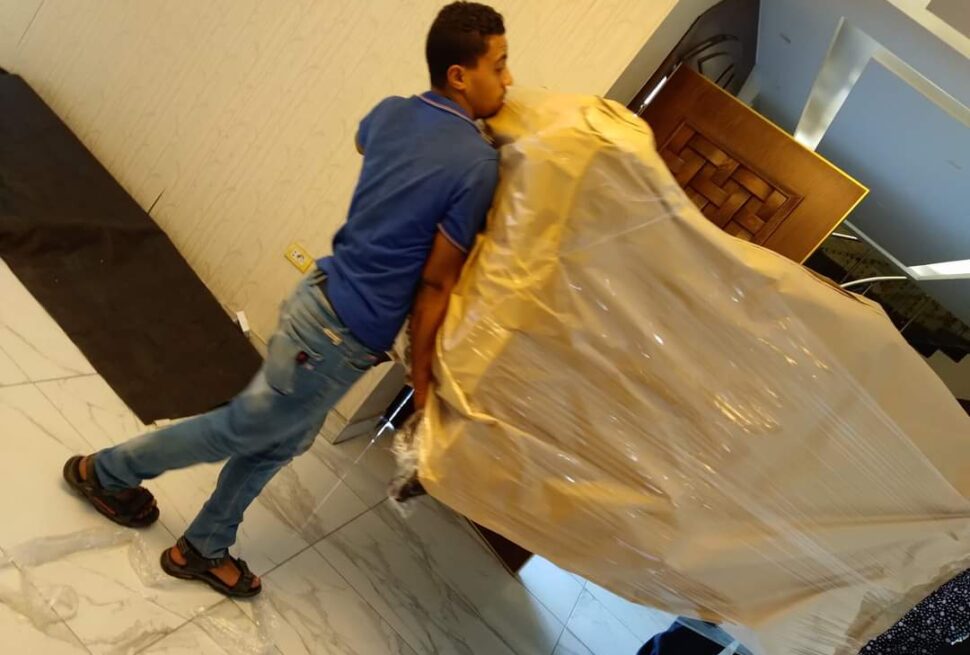 عربية نقل أثاث مجهزة في التجمع الخامس لنقل الأثاث المنزلي والمكتبي