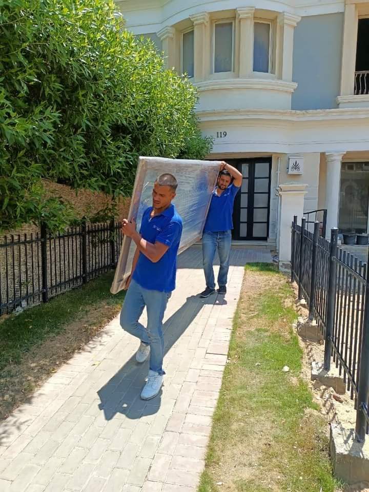 شركة نقل عفش في القاهرة تقدم خدمات نقل الأثاث مع التغليف والفك والتركيب بأمان واحترافية